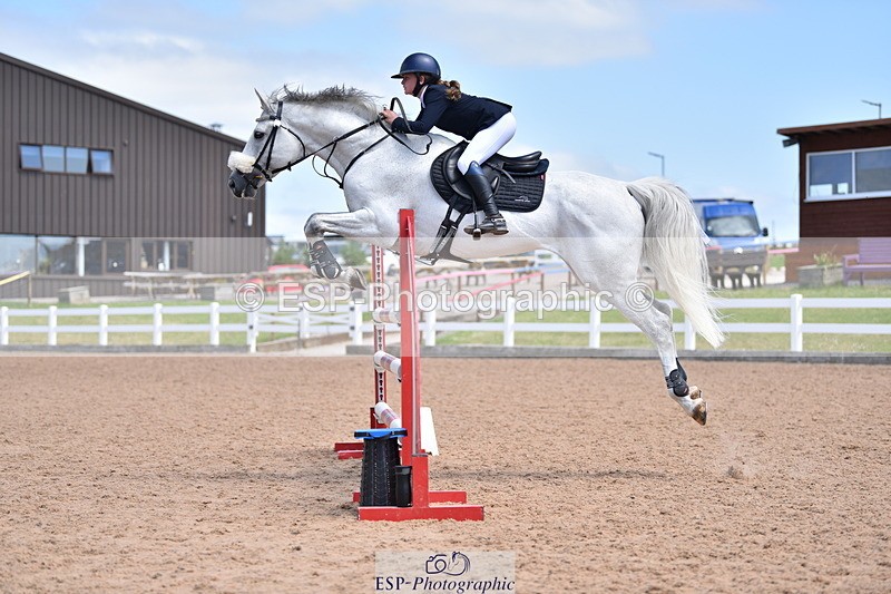 230531A-124705-00387 - Cls 4 Newcomers & 1.10m Open