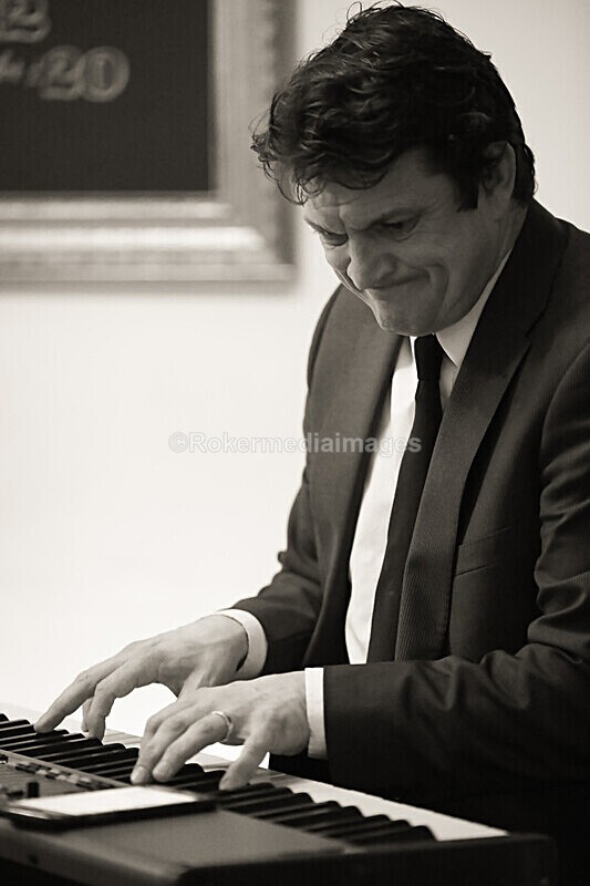 NKC-15 - Denny Illet and chums plays tribute to Nat King Cole