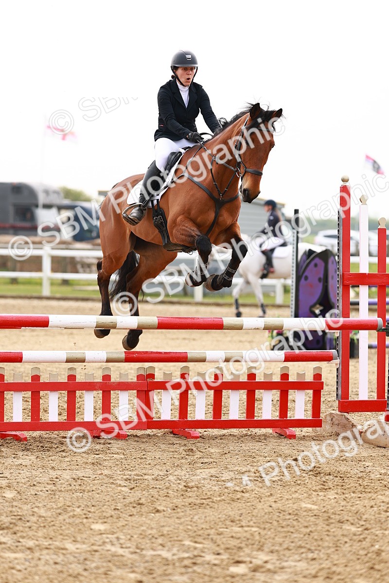  - Class 17 - Senior 1.05m