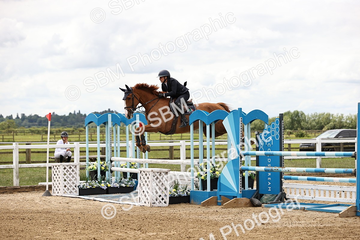 SBM_002938 - Class 11 - Senior Newcomers - 1.10m