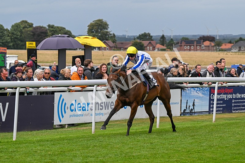 150824-Race 3-Go On Rosie-7864 - Race 3