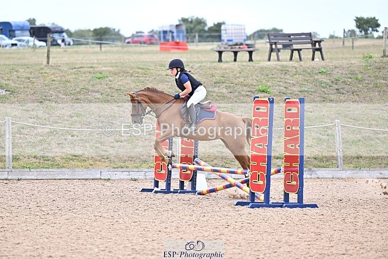 250826-155026-00207 - Clear Round and 60cm