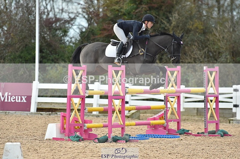 231111A-121722-01791 - Cls 12 Newcomers & 1.10m Open