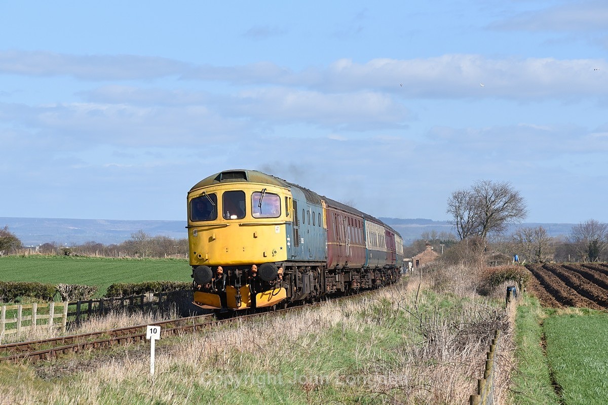 JL - 30.3.25 33035 14:30 Leeming Bar - Leyburn, Muddfields - The wonderful Wensleydale Railway