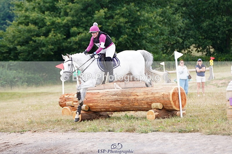 250802A-131814-04733 - A-037-Abbie.Winters-HECTOR.HOF.TEN.ZOETENDAELE.D.19