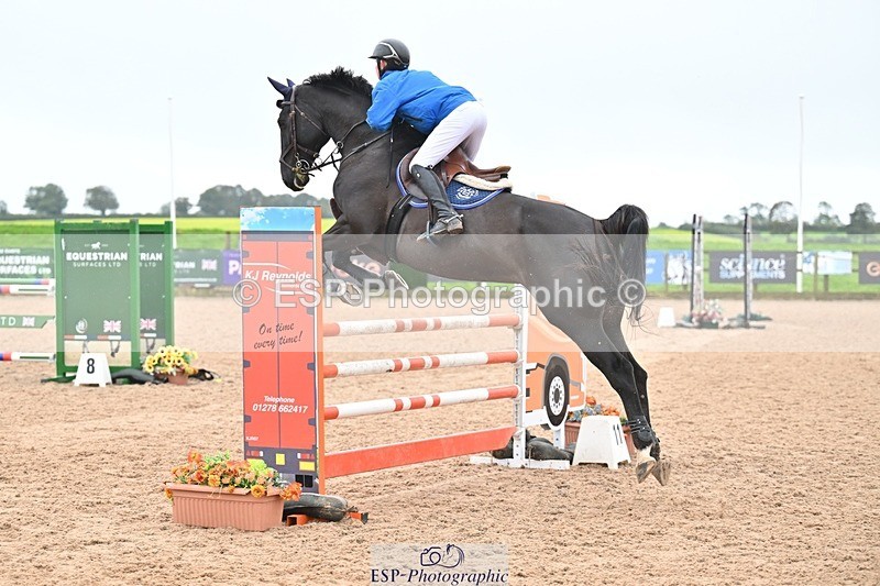 251003-114901-00568 - Cls 2 Newcomers and 1.10m