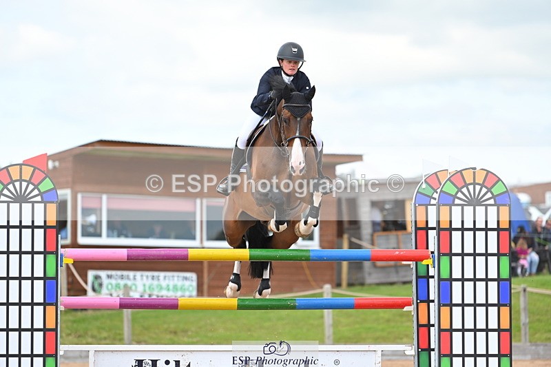 230721A-154930-07446 - Cls 10, 2 Star Big 1.45m Start to break