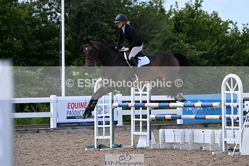 240619A-143841-00682 - Cls 4 Snr Newcomers and 1.10m Open