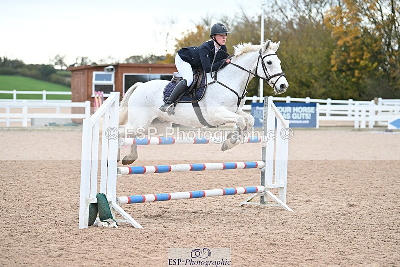 231119A-114300-05489 - Sun Cls 5 Newcomers & 1m Open