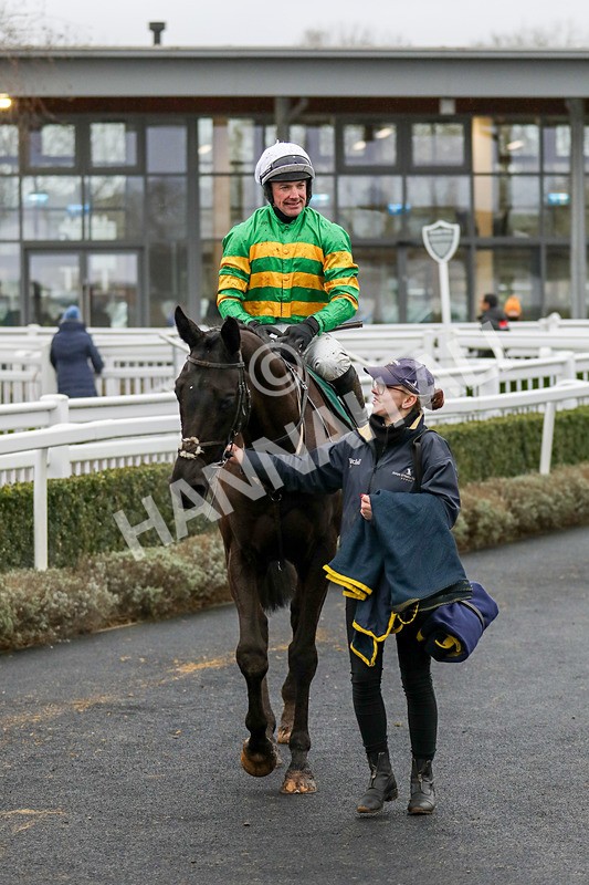 110124-Race 4-Hasthing-5107 - Race 4