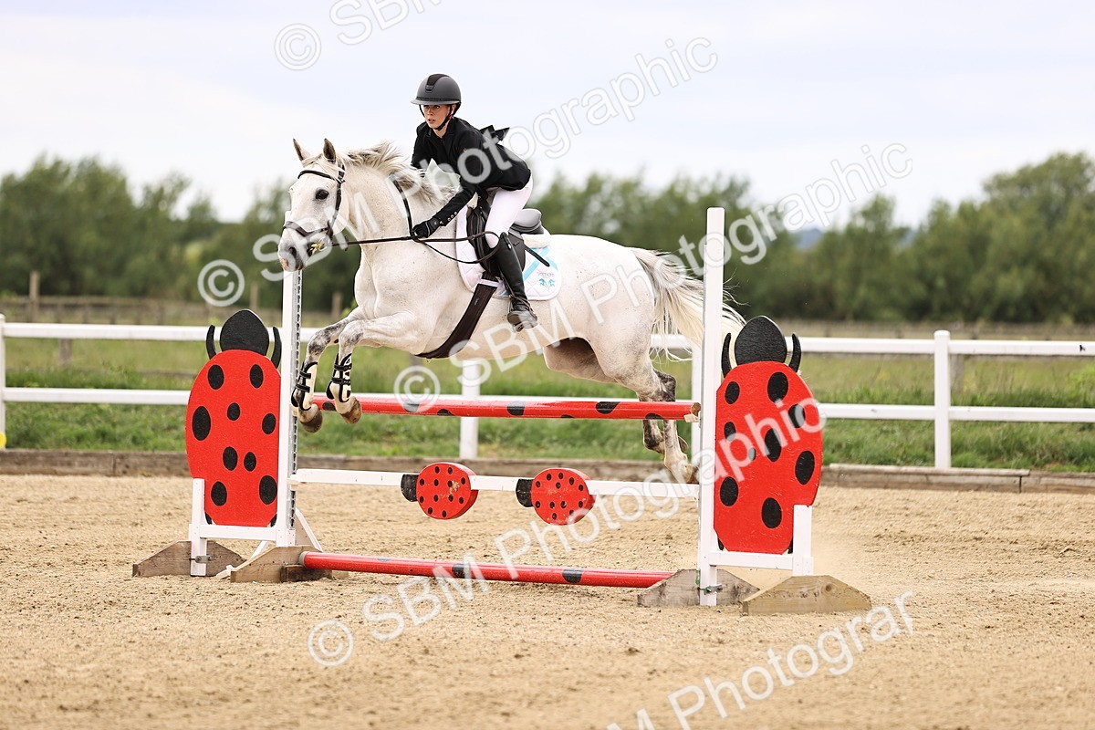 SBM_000401 - Class 4 - 1m showjumping
