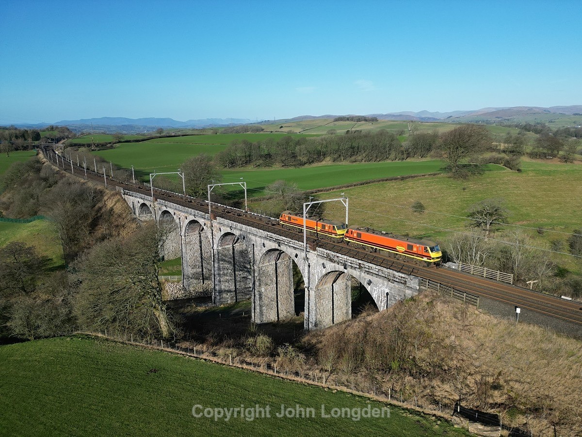 JL - 23.2.23 90008 90014 4S52 Crewe - Coatbridge, Docker Viaduct - West Coast Main Line (north to south)