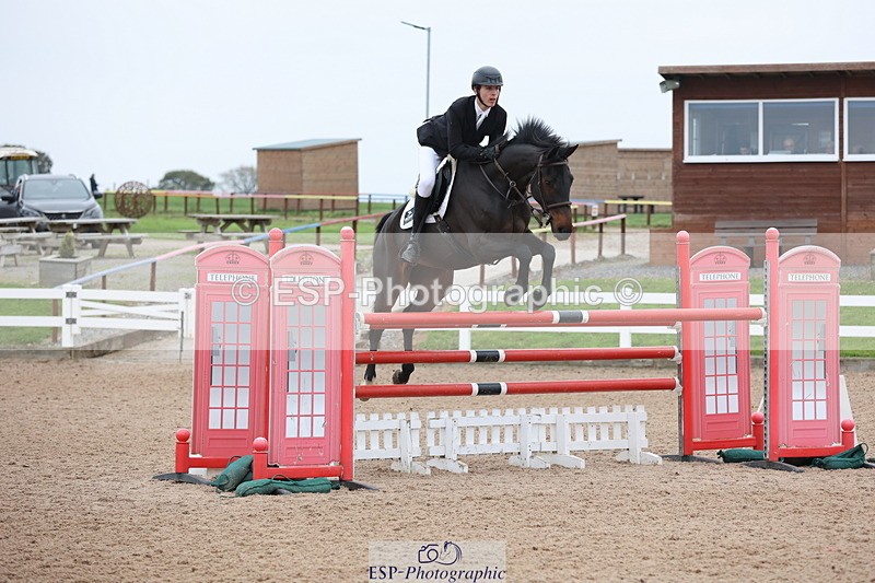 241101A-130441-01936 - FRI Cls 6 Foxhunter and 1.20m Open