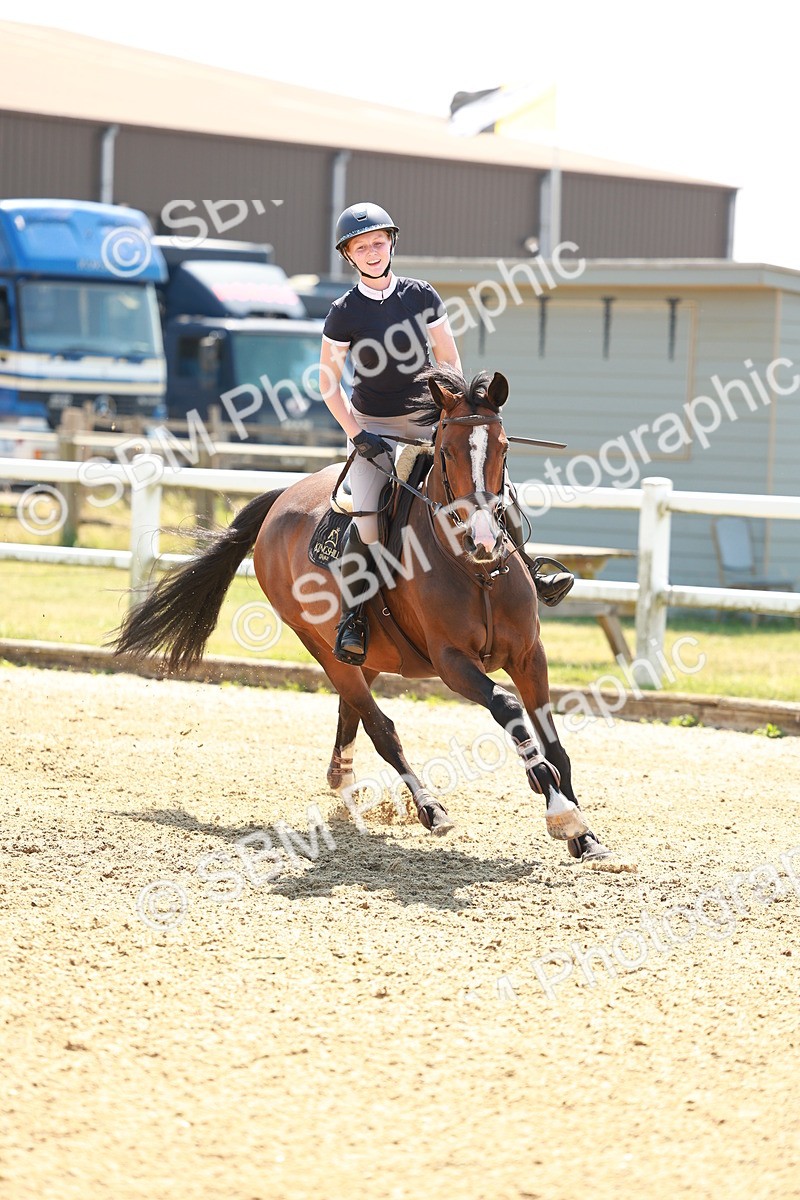 SBM_001410 - Class 4 - Senior Newcomers - 1.10m