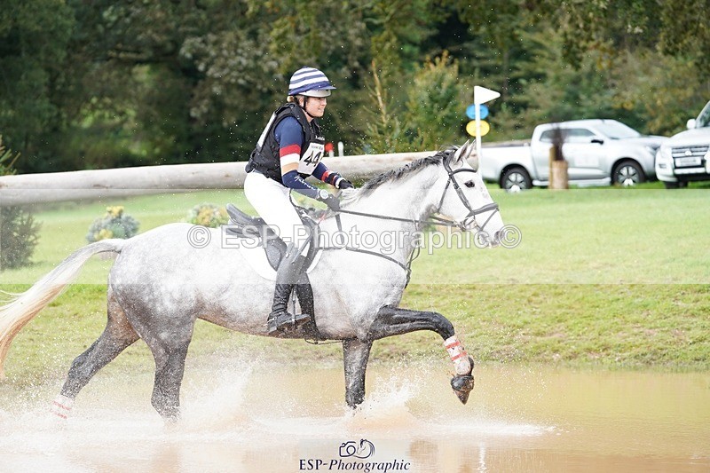 231021-135548-17456 - 445-CRUISING.BORO-Lucy.Knight-SC+XC