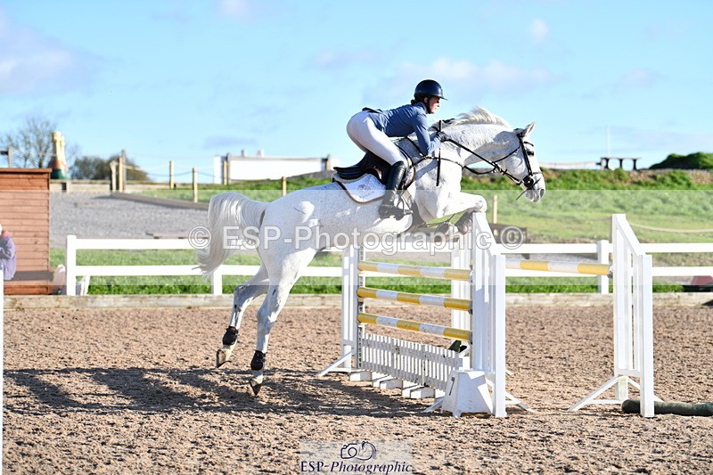 231110A-145520-00930 - Cls 6 Foxhunter & 1.20m Open