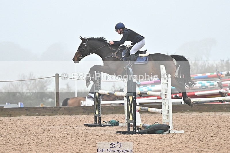 241103A-111802-06984 - SUN Cls 18 British Novice and 90cm Open