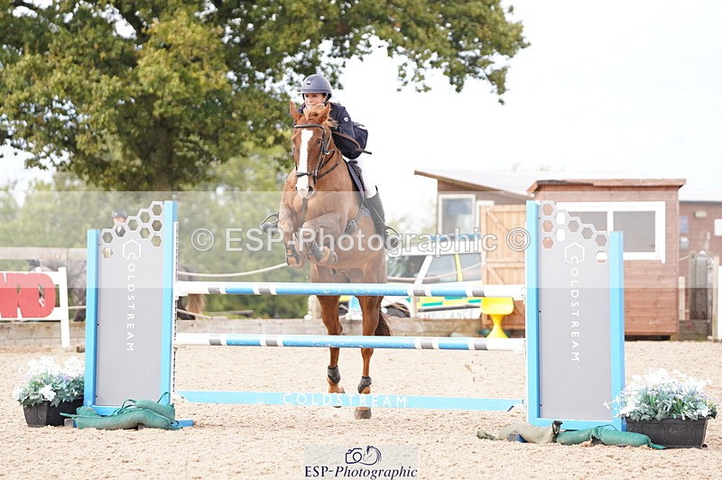 241004A-144114-00775 - Fri 04 Snr Fox & 1.20m Open