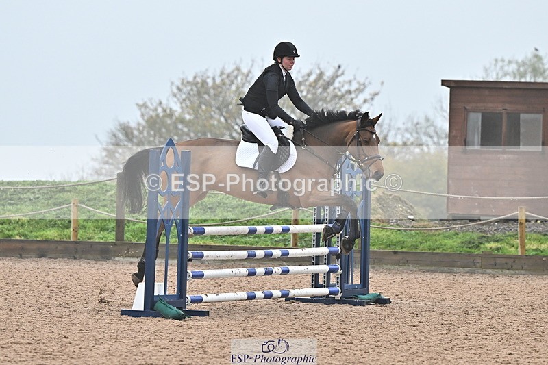 241103A-103512-06687 - SUN Cls 18 British Novice and 90cm Open