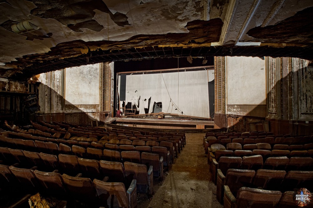 Victory Theatre (Holyoke MA) | Saucer Shaped Shadow - The Victory Theatre