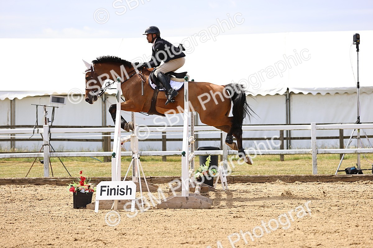 SBM_009856 - Class 8 - Senior Newcomers - 1.10  Open