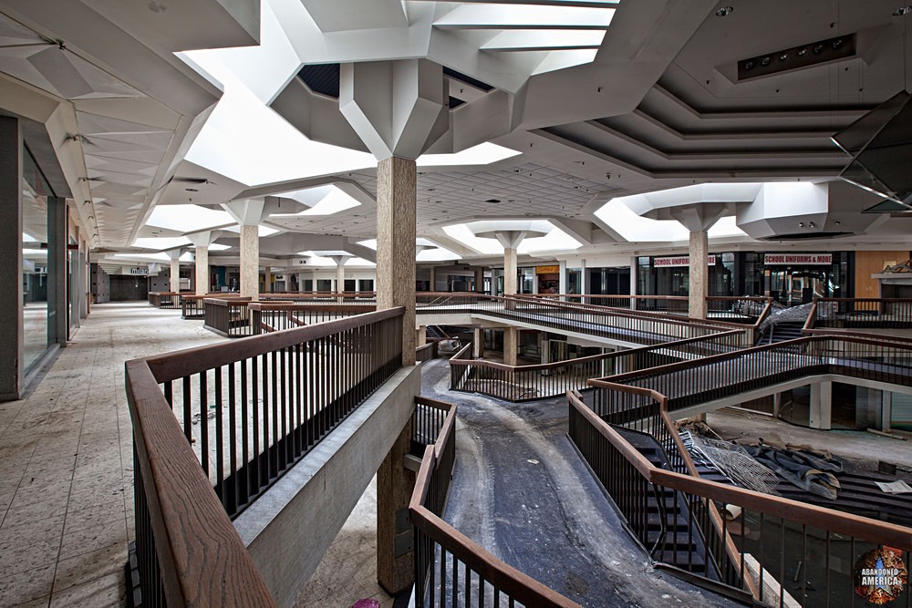 Randall Park Mall (North Randall, OH) | Maze of Ramps - Randall Park Mall