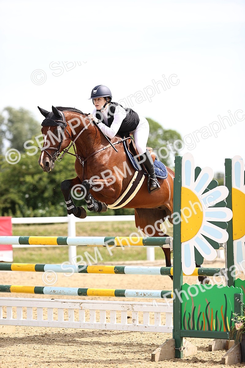 SBM_000532 - Class 15 - Redpost Equestian Senior Foxhunter - 1.20m