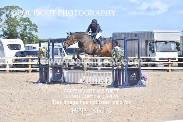 BPP_3613 - CLASS 4 Senior BritiNovice/ 90cm Open