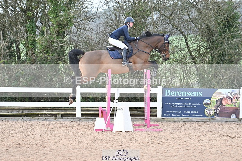 231208A-133254-00935 - Cls 6 Foxhunter & 1.20m Open