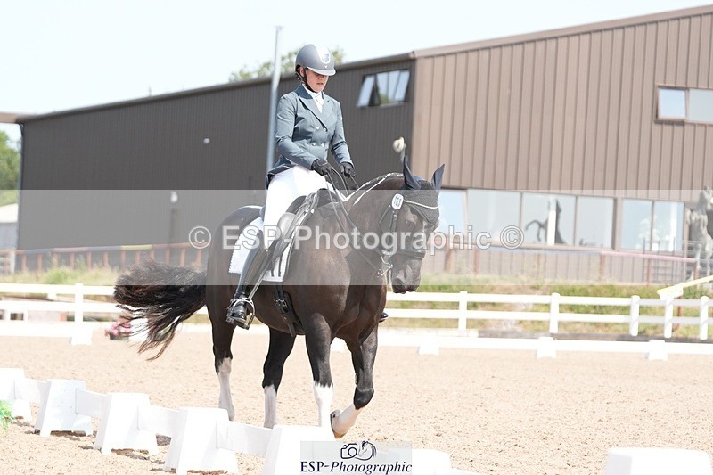 250817-122423-09053 - 163-Hannah.TownleyThe.Domino.Effect