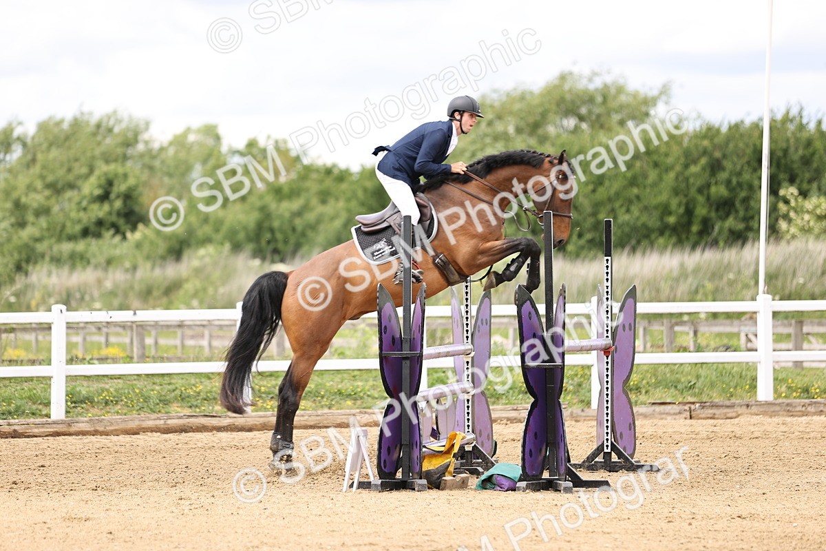 SBM_003043 - Class 11 - Senior Newcomers - 1.10m