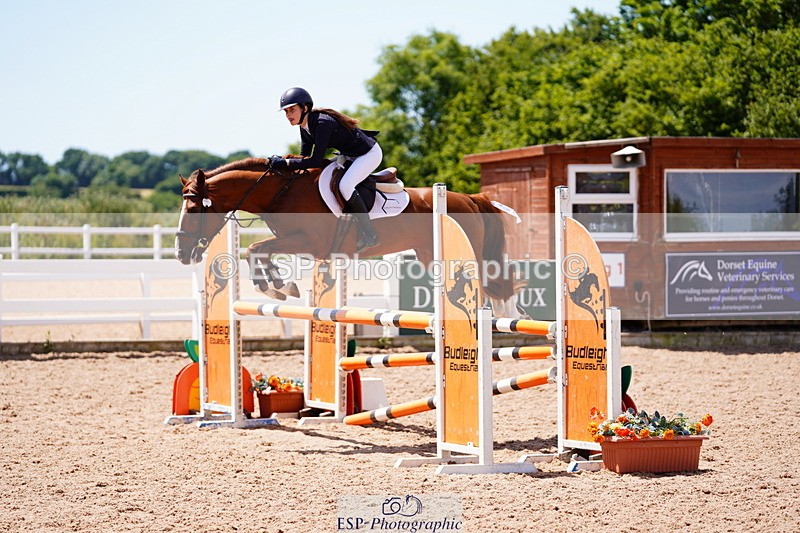 240629A-122538-05326 - Cls 18 Newcomers and 1m Open