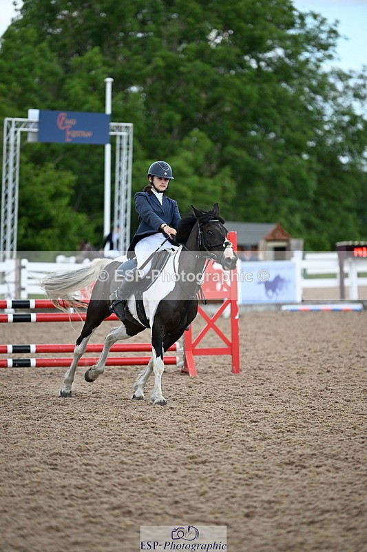 240608A-121107-00815 - Cls 9 Pony BN Jump Off and Presentations