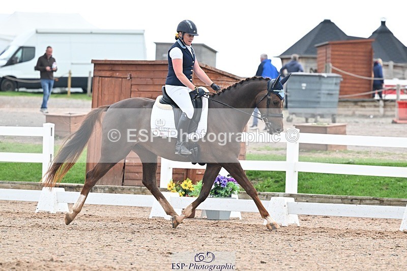 250907-134933-08588 - 006-Verity.PerryVogue