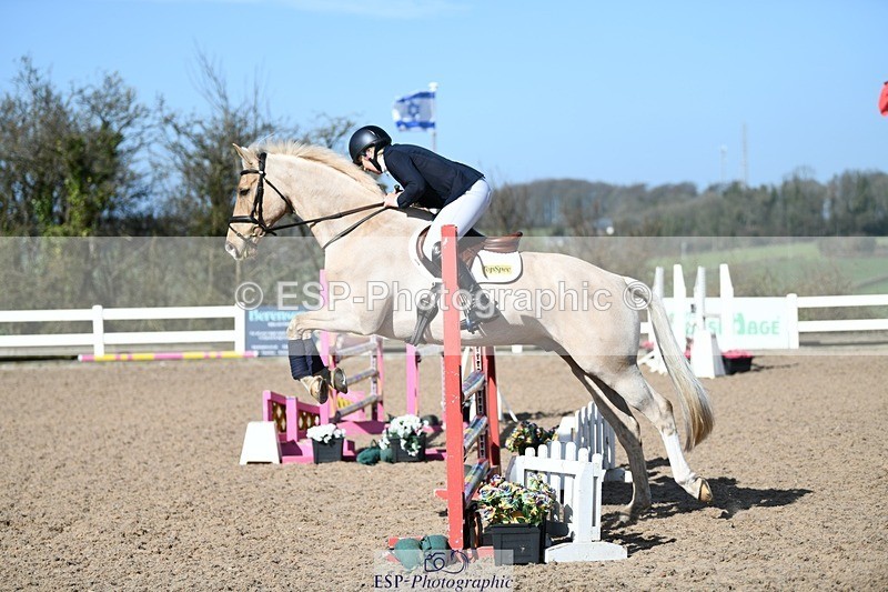 250330-103503-06177 - Cls 32 British Novice and 90cm