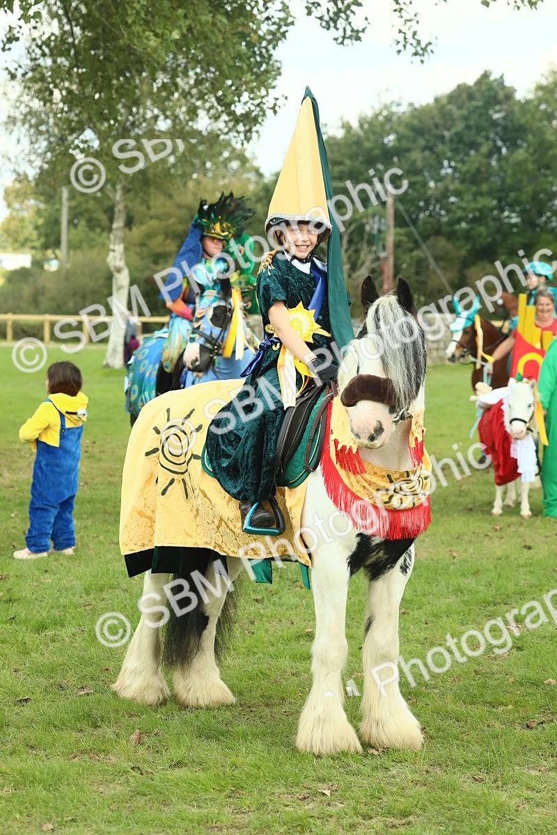 SBM_63676 - S35 - Fancy Dress Showing