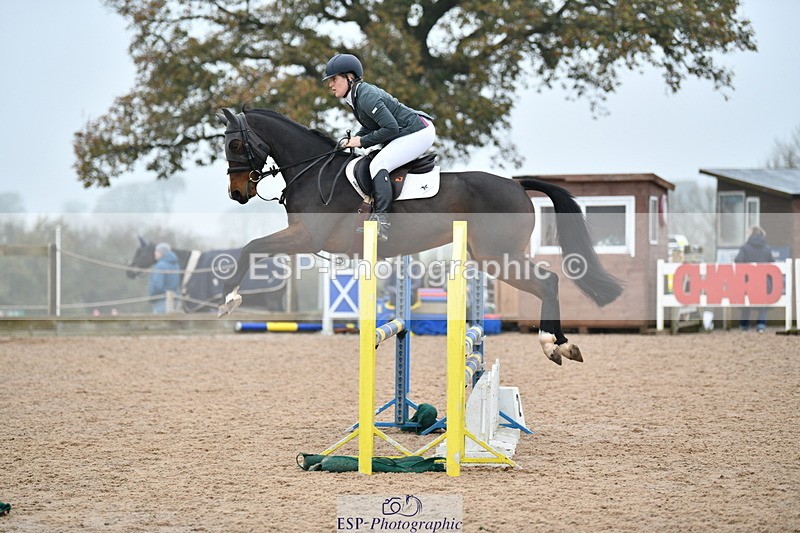 241102A-110609-04189 - SAT Cls 9 British Novice and 90cm Open