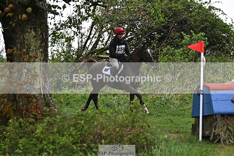 250418-131305-04090 - 256-Rosie.Bradley-Hole-POZNAN.VD.WATERMOLEN