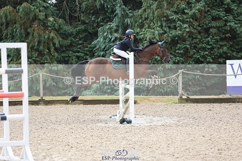 250831A-120742-10106 - Cls 42 Snr 1m Grand Prix