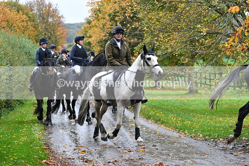 WJ5_6319 - B&B walk back for Hunt Tea !