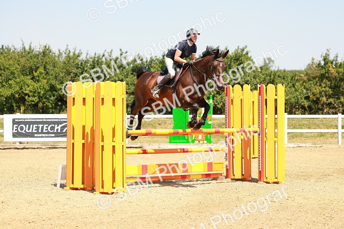 SBM_001715 - Class 4 - Senior Newcomers - 1.10m