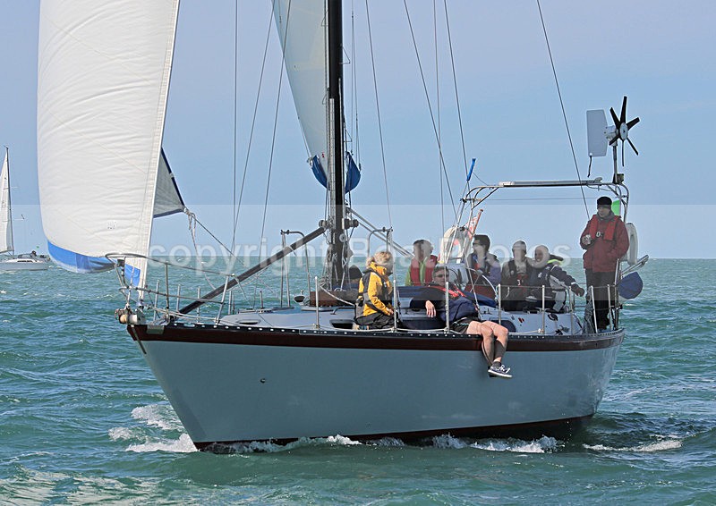 130601 GBR2086L WT7A8922 - ROUND THE ISLAND RACE - 1st June 2013