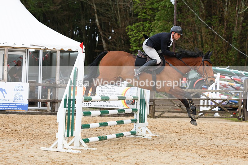 3E7A1495 - Class 6: Senior 1.05m