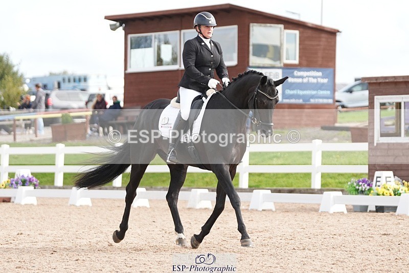 250906-102408-01482 - 003-Helen.JamesDecadent