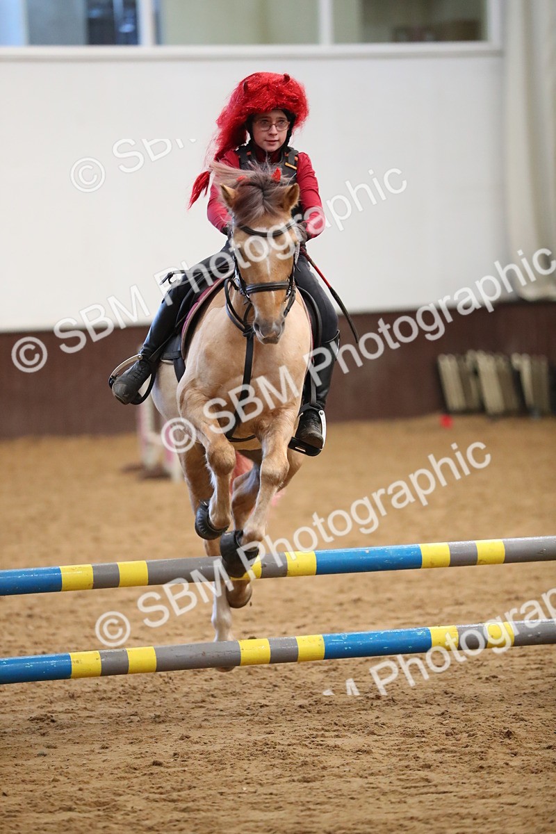 SBM_001202 - Class 3 - Horse & Hound