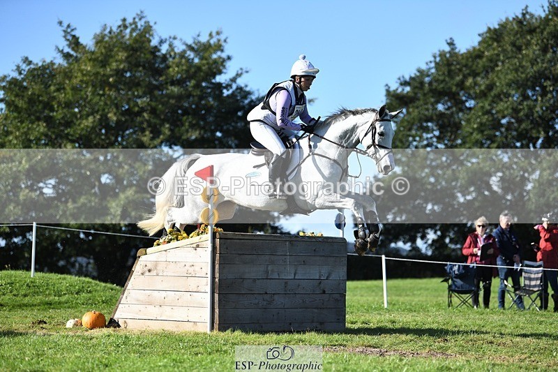 231022-112412-26211 - 250-COOLEY.COUTURE-Gemma.Stevens-XC