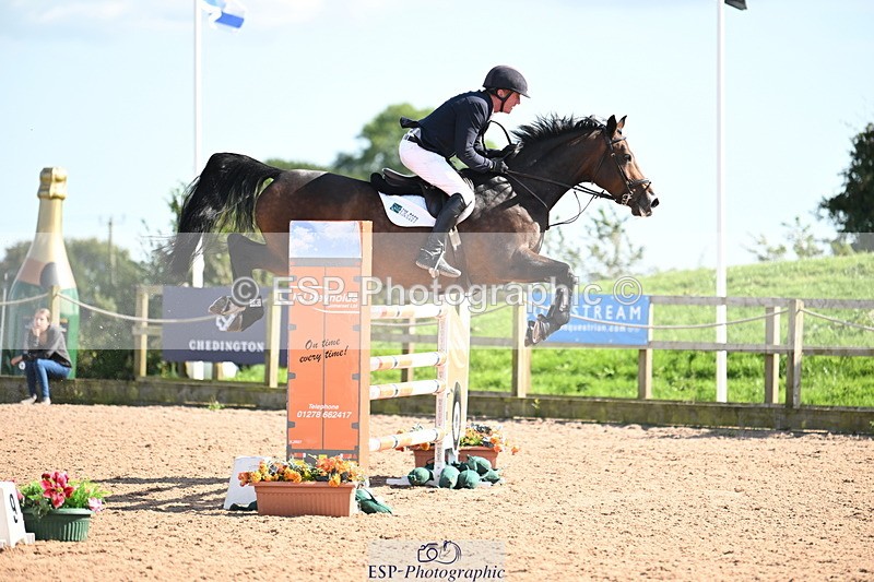 240913A-151310-05037 - Cls 17 National 1.30m Open