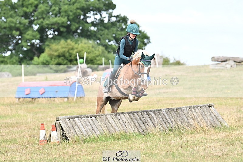 250821B-112204-00288 - Group C - Laraine