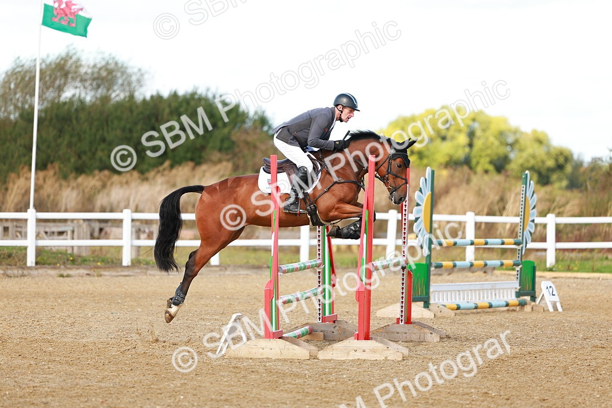 SBM_000660_Class 3 - Senior Discovery - 100m - Customer Cart- Anthony  17-9-26