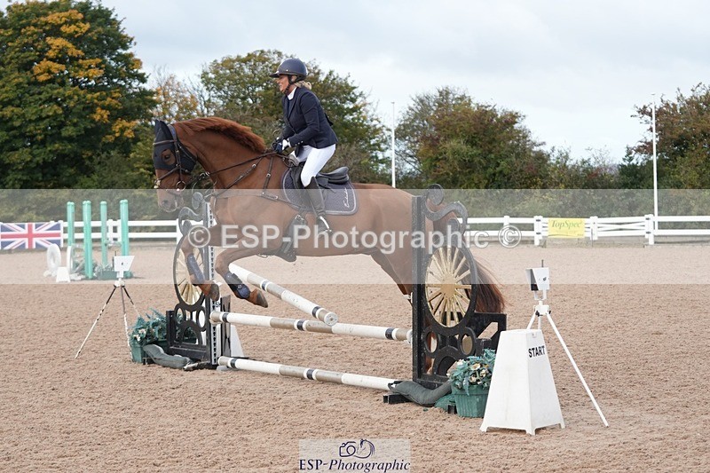 251005-100723-02465 - Cls 22 British Novice and 90cm